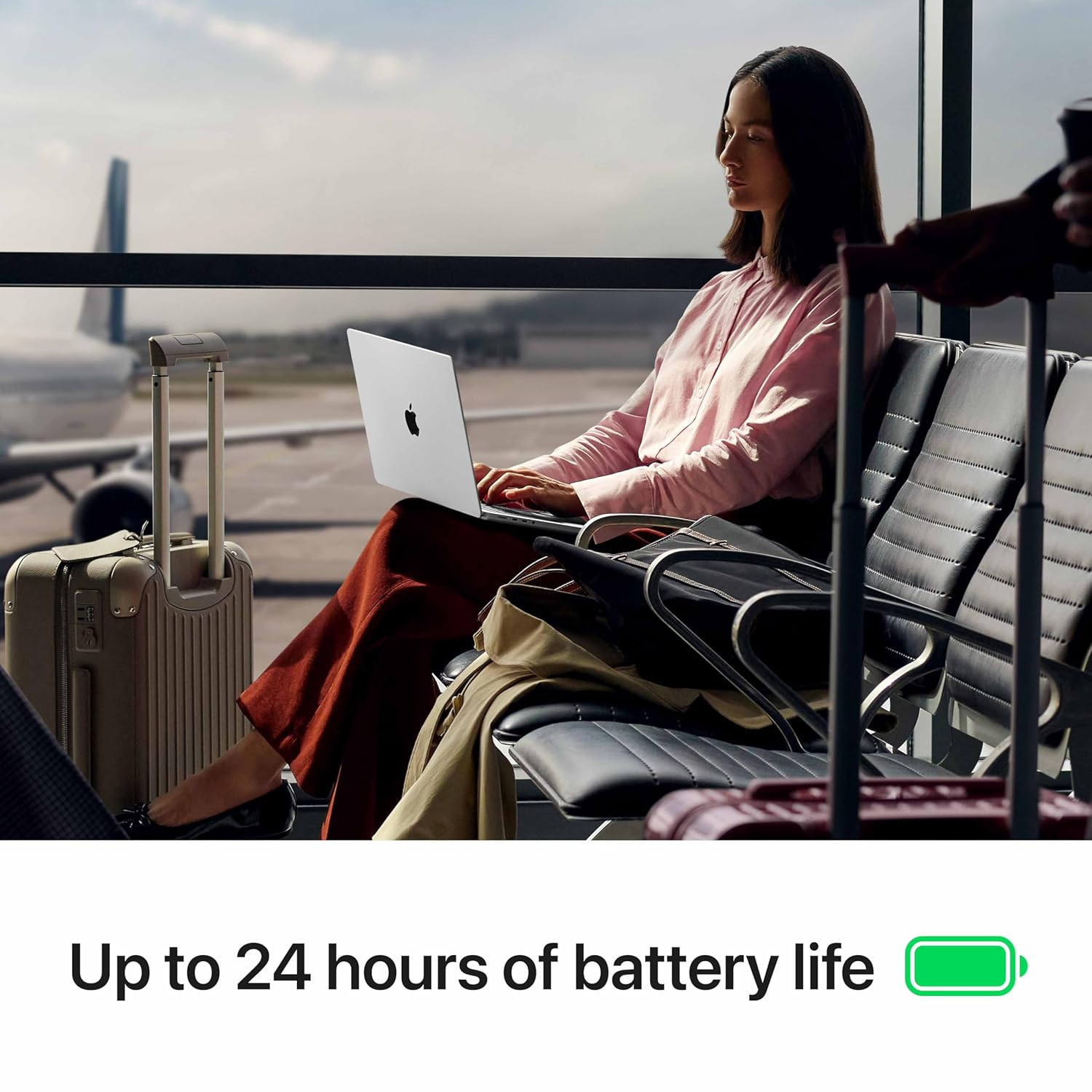 MacBook Pro M5 up to 24 hours battery life